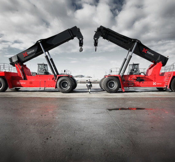 Kalmar Reachstacker for empty and semi-laden container handling