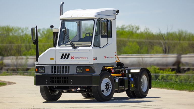 Ottawa T2 Tractora Terminal y Tractor de Patio